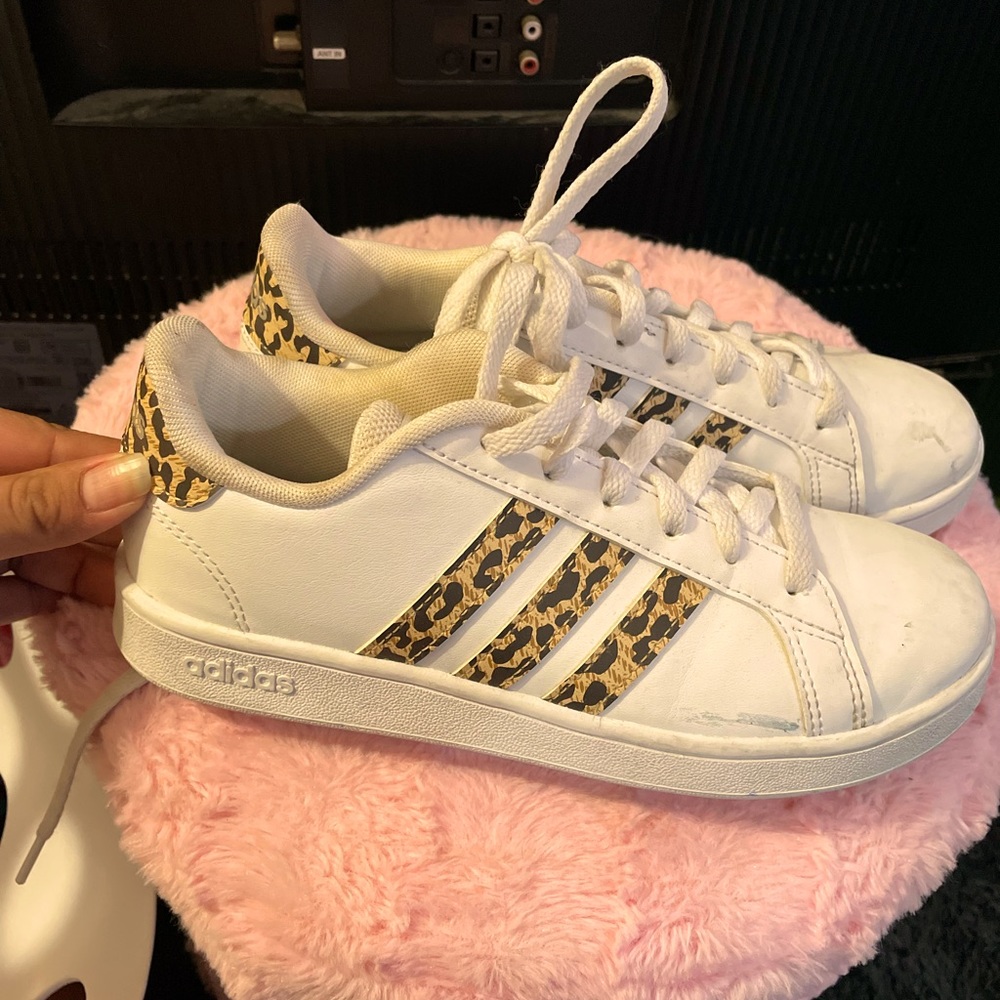 Leopard adidas